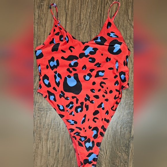 Icon Swim Leopard Print V-Neck Low Cut Back Cheeky One Piece Large - Picture 1 of 6
